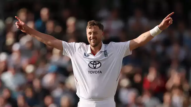 Ollie Robinson Targets Better Rhythm After Five-Wicket Haul Against Pakistan at Headingley