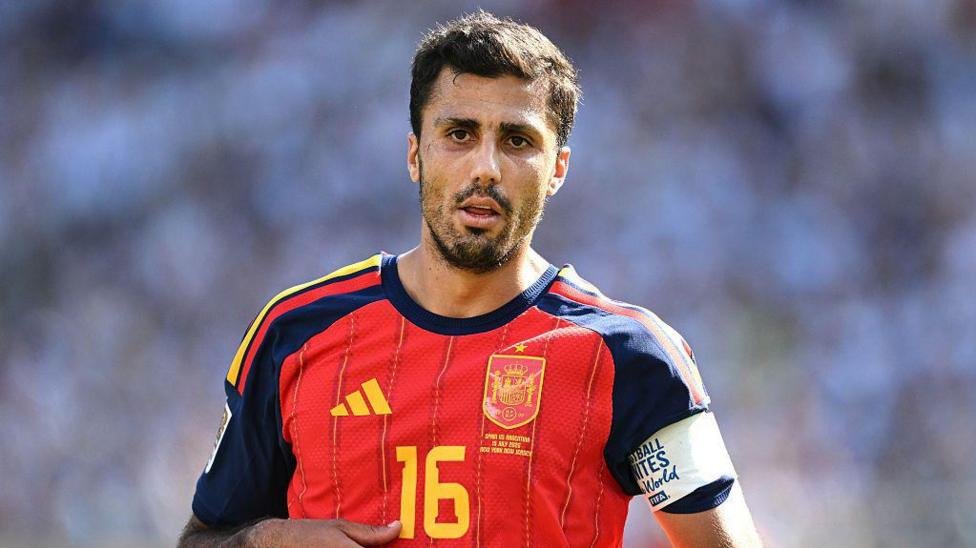 Rodri Arrives in Barcelona to Finalize Dream Move from Manchester City
