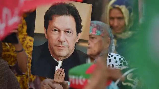 International Cricket Icons Renew Urgent Appeal to Pakistan PM Over Imran Khan’s Health