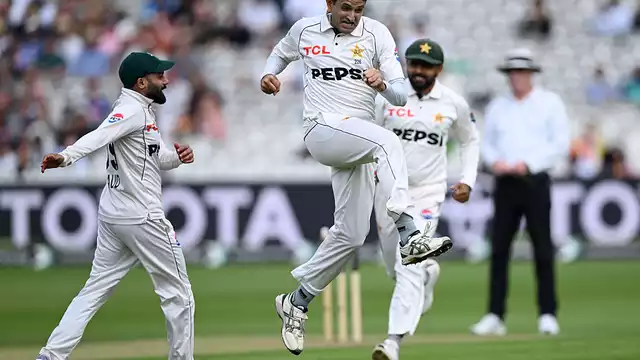 Abbas and Ali command opening day at Lord’s as Pakistan seize control