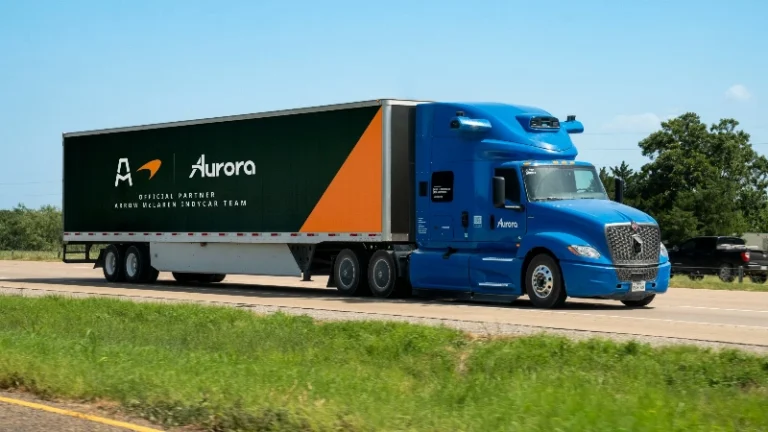 Arrow McLaren Secures Multi-Year Partnership with Autonomous Trucking Firm Aurora