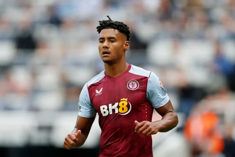 Aston Villa Duo Ollie Watkins and Emiliano Martinez Complete Moves to Saudi and Chelsea