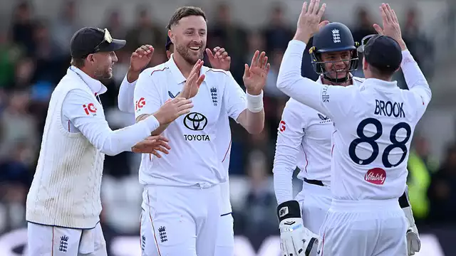 England Secure Dominant Innings Victory Over Struggling Pakistan in Headingley Test