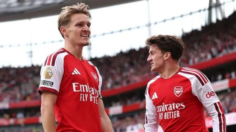 Martin Odegaard and Bukayo Saka Shine as Arsenal Secure 2-1 Victory Over Chelsea