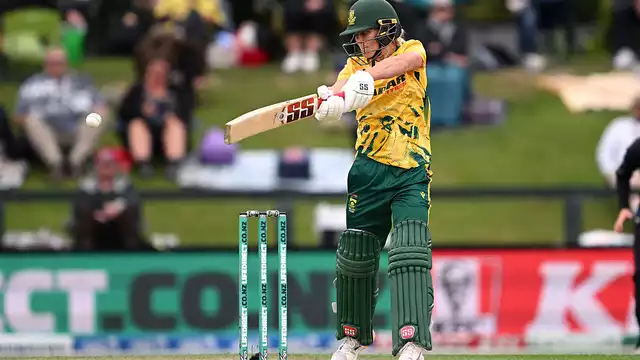 Anneke Bosch Dominates as South Africa Secures Comfortable T20I Victory Over Zimbabwe