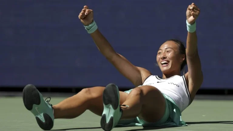 Zheng Qinwen Stuns Iga Swiatek to Advance to US Open Quarter-Finals