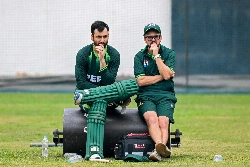 Mike Hesson Urges Revamped Pakistan Squad to Overcome Chaos in Final England Test