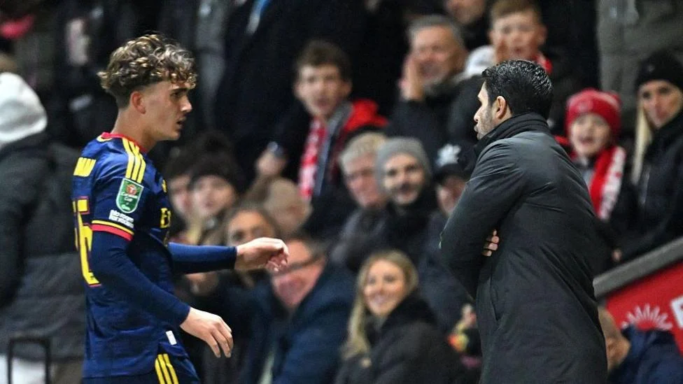 Mikel Arteta Warns Max Dowman After Red Card Against Fleetwood Town